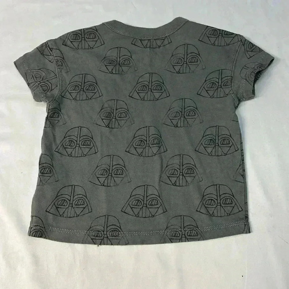 GAP - Star Wars - Darth  Vader short sleeve T-shirt. Size 6-12 months - Picture 3 of 3